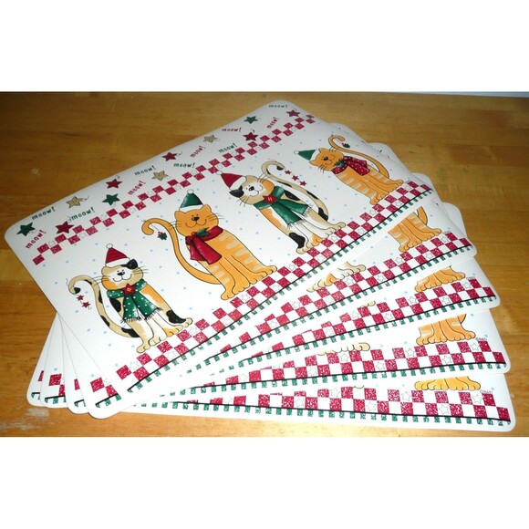 Christmas Placemats Set of 4 Cats Kittens Hats Scarfs Cottage Core Vinyl 17x12 - Picture 1 of 6